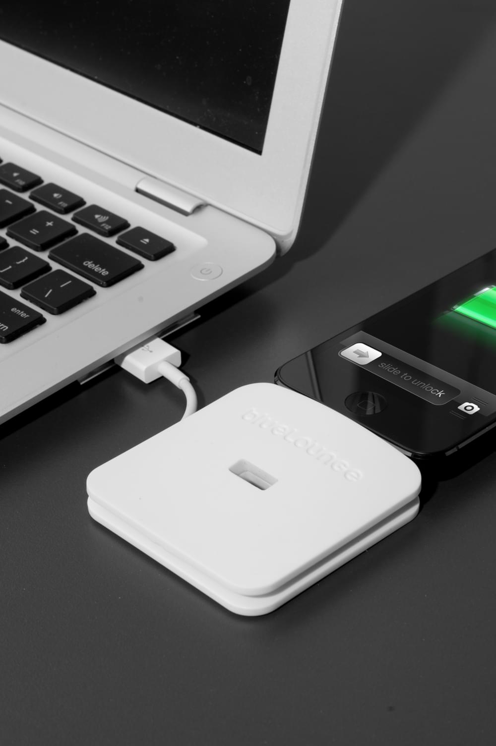 ケーブル収納型充電ステーション Bluelounge Rolio(販売終了) - 画像 (4)