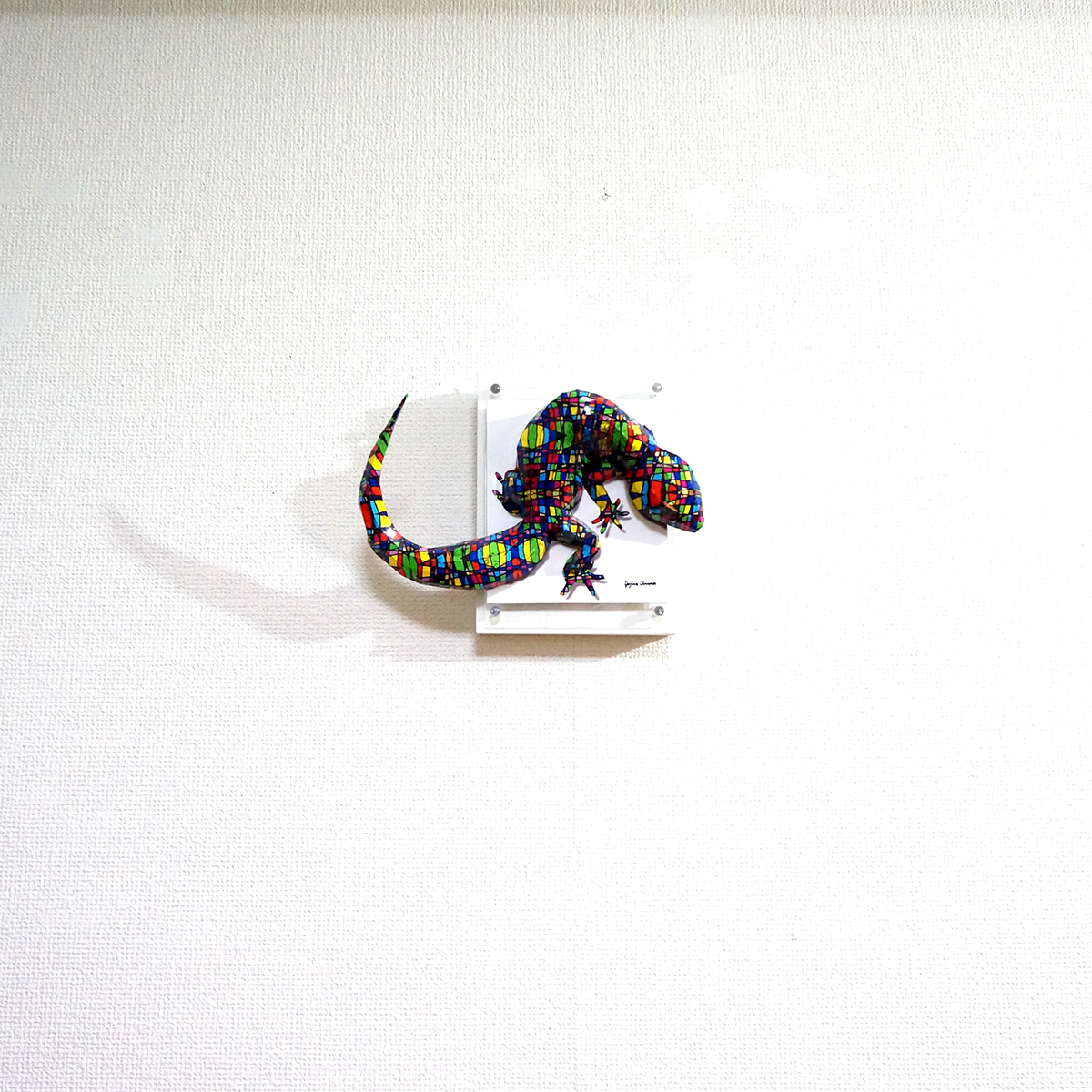 色めくトカゲは下にねじれる - 画像 (6)